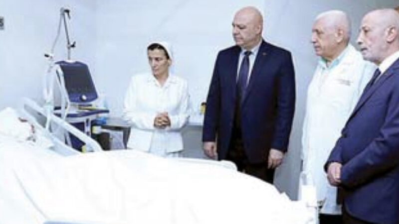 عجقة موفدين في بيروت دعماً للحكومة.. ماذا عن لاريجاني؟
