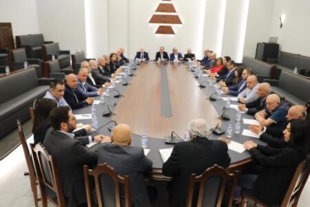 «الكتائب» دان التدخل الإيراني: حماية السيادة تبدأ بحصر السلاح