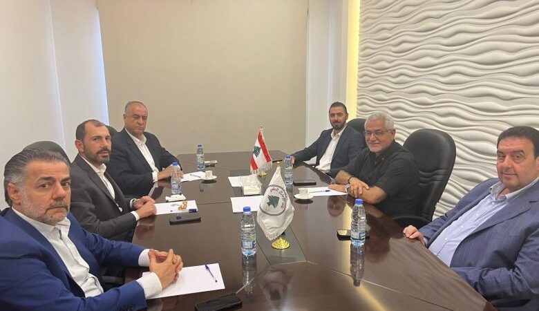 عقد تكتل “الاعتدال الوطني”، اجتماعه الدوري، اليوم الثلاثاء، في مقره في الصيفي، في حضور أعضائه النواب وليد البعريني، محمد سليمان، عبد العزيز الصمد، أحمد رستم، سجيع عطية وأحمد الخير، وأصدر في ختامه البيان الآتي: