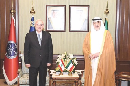 منسّى التقى وزير الداخلية الكويتي وتأكيد على عمق العلاقات الثنائية