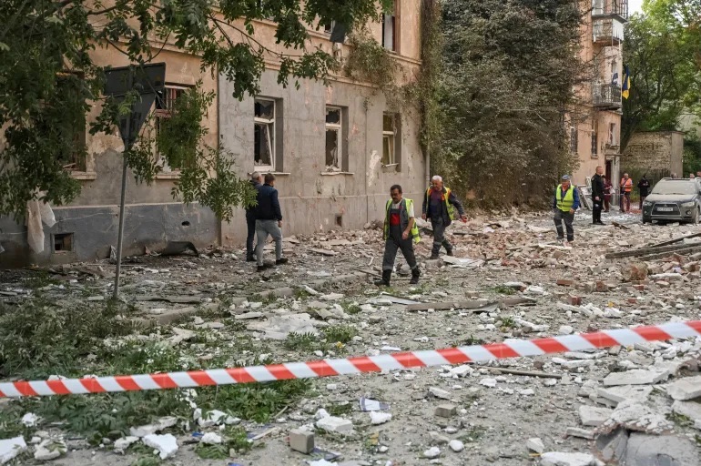 14 قتيلا بهجوم روسي ضخم على كييف وتضرر مقر البعثة الأوروبية