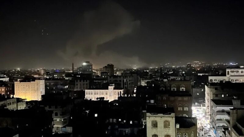 غارات إسرائيلية على اليمن وتقارير عن استهداف قادة حوثيين