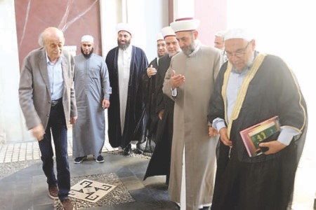 وفد من هيئة العلماء المسلمين زار كليمنصو… وأشاد بجنبلاط