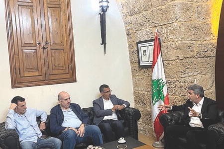 الحواط يتابع مع وزير الزراعة مشكلات المزارعين وقطاع الصيد البحري