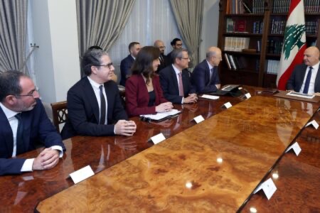 رئيس الجمهورية ترأس اجتماعاً عرض خطة إصلاح القطاع العام