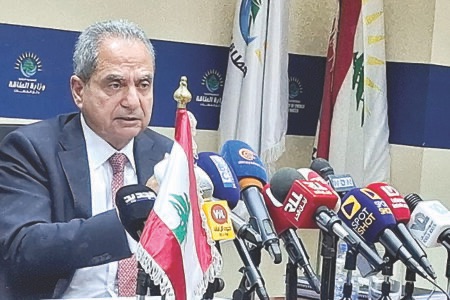 “الطاقة” تعرض مسار ملف الباخرة HAWK 111 والصدي يتمسك بالقانون