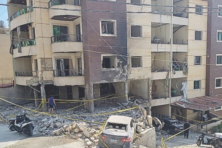 14 جريحاً ودمار هائل بغارة على مبنى في النبطية واستشهاد مواطن باستهداف سيارة في ياطر وتوغّل في حولا