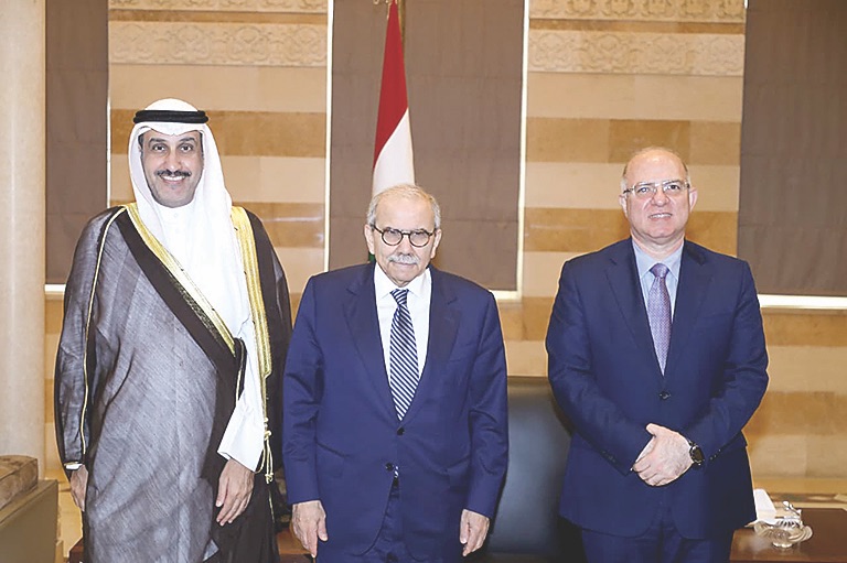لقاءات متنوعة في السرايا محورها الأوضاع العامة والمطيري عرض مشاريع لمنظمة العمل العربية