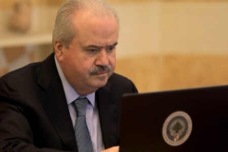 وزير المال: لا قرار بوقف إدخال الحاويات إلى مرفأ طرابلس