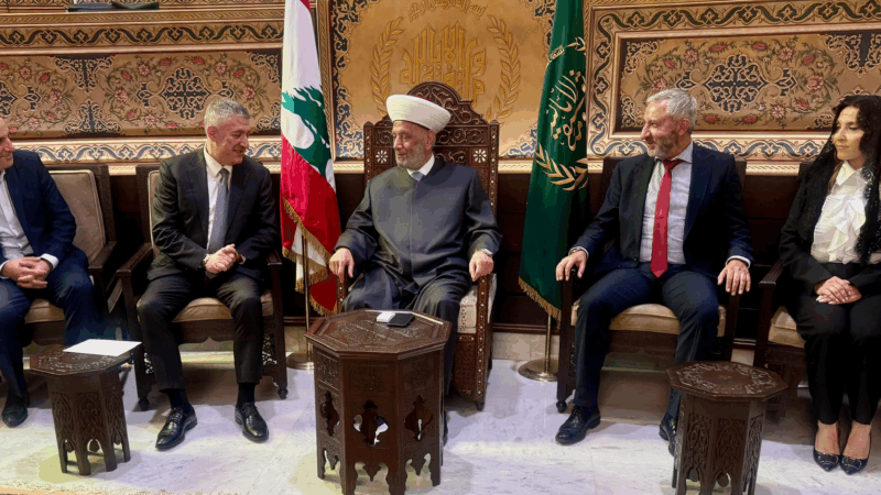 المفتي دريان استقبل وفدا من “التيار الوطني الحر” والمشنوق وفراس الأبيض عطا الله : دعوناه الى احتفال 13 تشرين وأثنينا على دوره الوطني الجامع