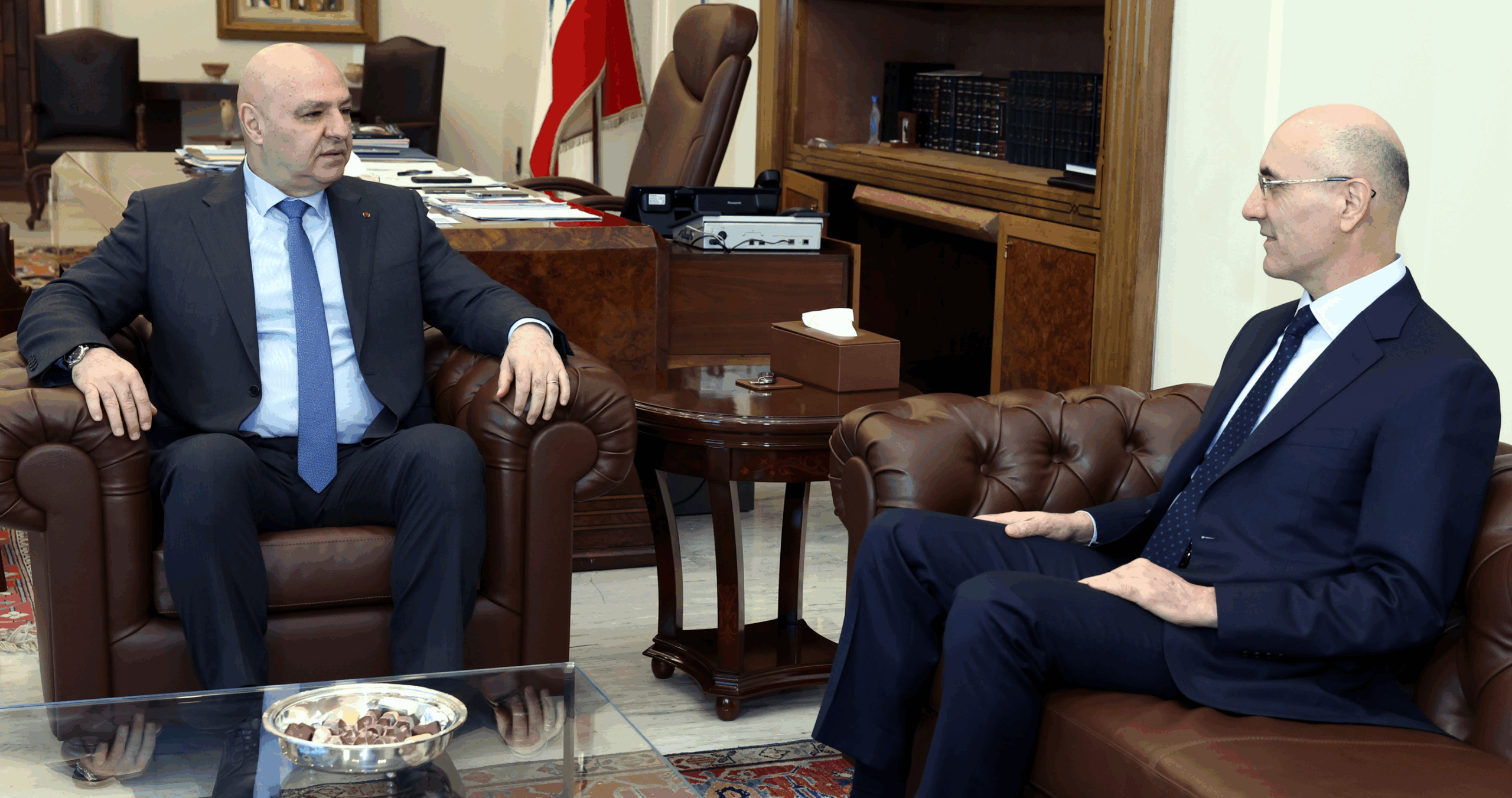الرئيس عون عرض مع الحجار للتحضيرات للانتخابات وشدد على اجرائها في موعدها وابلغ السفير الروسي تمثيل لبنان في المؤتمر الروسي – العربي الاول واطلع على حاجات مستشفى رفيق الحريري والعاملين فيه