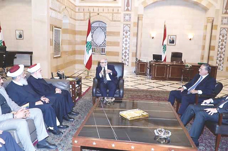 سلام: لاقتراع غير المقيمين ضمن دوائرهم الانتخابية