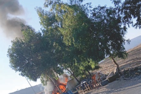 شهيدان في استهداف سيارة على طريق الجرمق – الخردلي وقنابل العدو الحارقة تتسبب بحرائق وتحليق كثيف للمسيّرات