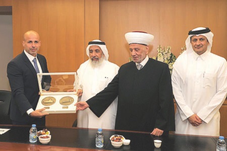 دريان ووزير الأوقاف القطري زارا صندوق الزكاة وإذاعة القرآن الكريم