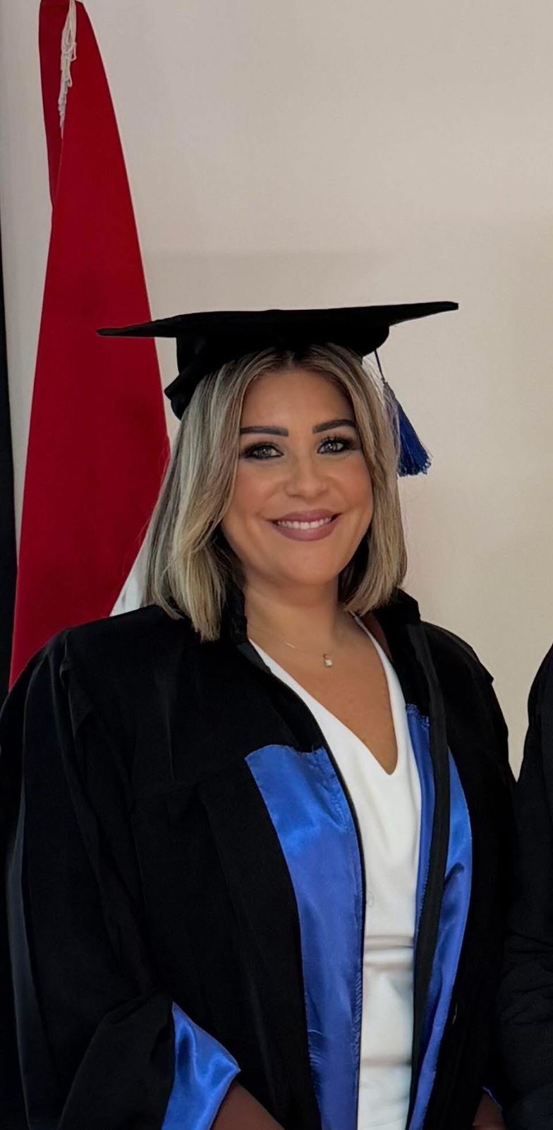 ليست دورين خريجة عادية… هي فكرة نضجت، ووعيٌ أزهَرتحت ضوء البحث والجهد.