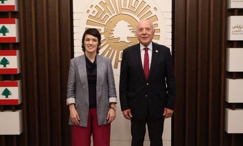 زيارة رسمية كندية إلى غرفة طرابلس الكبرى للإطلاع على إنجازات مشروع تمكين المرأة اقتصادياً