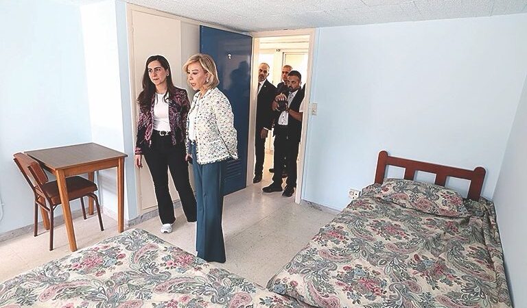 اللبنانية الأولى تزور مشروع «نساء الشمس» التابع لجمعية سطوح بيروت وتؤكد على أهمية تمكين المرأة واستدامة المبادرات الاجتماعية