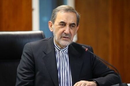 ولايتي: “حزب الله ضرورة لا غنى عنها للبنان”