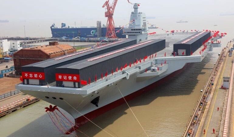 الصين تدشن ثالث حاملة للطائرات بقدرات فريدة