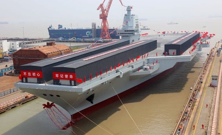 الصين تدشن ثالث حاملة للطائرات بقدرات فريدة
