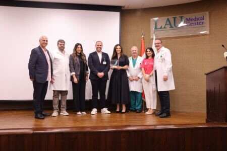 حملة توعية حول سرطان الثدي في المركز الطبي للجامعة اللبنانية – الأميركية