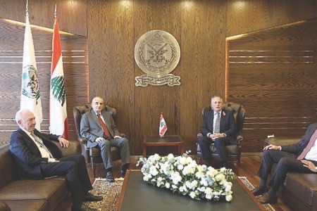 منسّى أمام وفد من معهد «توني بلير»: للضغط على العدو لتنفيذ القرار 1701