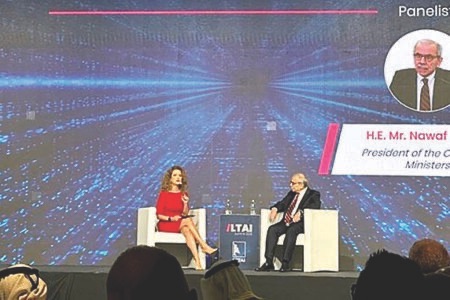 سلام: قرار الحرب والسلم بيد الحكومة