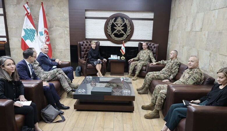 اتفاق وقف الأعمال العدائية بين قائد الجيش ومستشارة الرئيس الفرنسي