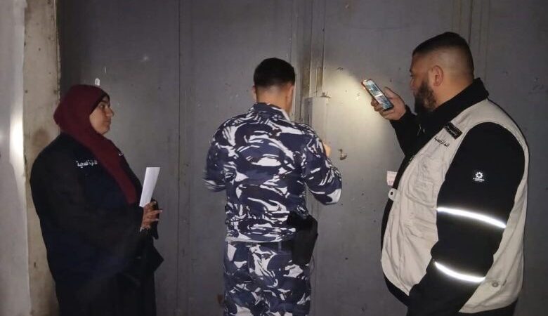 بلدية طرابلس اغلقت محلا لبيع الشوكولا والسكاكر بعد ضبط كميات من المواد الفاسدة