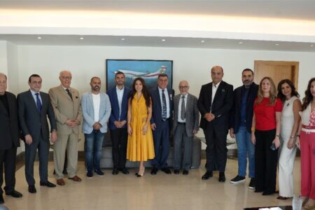 تقليد الحوت وسام الاستحقاق برتبة ضابط من «فرسان مالطا»