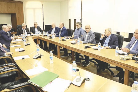 لجنة الاشغال ناقشت وضع الطرق وأوصت بالتنسيق بين الوزارات والبلديات