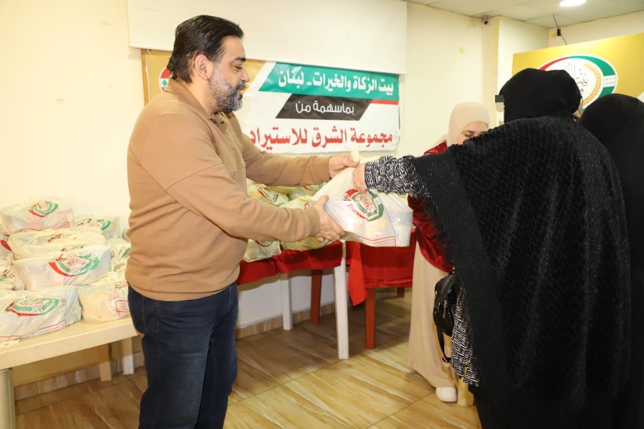 بيت الزكاة والخيرات وزع حصصاً من المعلّبات الغذائية على طالبات الدروس الدينية في طرابلس