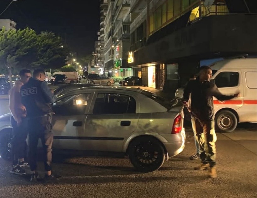 حملة ليلية لشرطة بلدية طرابلس في عدد من الأحياء لرفع التعديات ومصادرة السبيكرات ومكبرات الصوت في السيارات