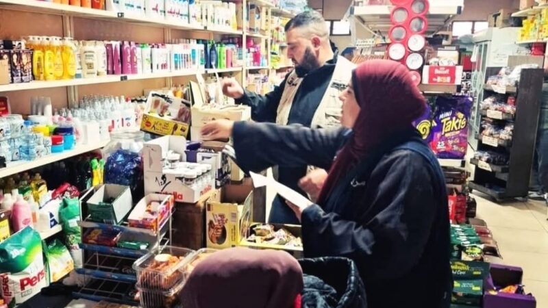 حملة مداهمات لبلدية طرابلس شملت عددًا من السوبرماركات والملاحم والمؤسسات الغذائية