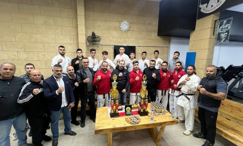 زار النائب أحمد الخير، نادي الجوارح الرياضي ، أمس، تقديرًا للإنجاز العالمي الذي حققه النادي في بطولة العالم للكيوكوشنكاي (KWF) في السعودية.