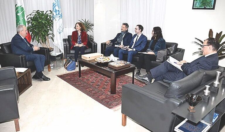 جابر يعرض أمام وفد الخزانة الفرنسية لإجراءات الحكومة في مجال الحوكمة