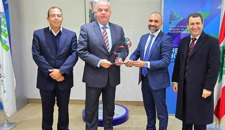 نقابة الخلوي تلتقي الحاج: تأكيد على ديمومة واستمرارية الموظفين