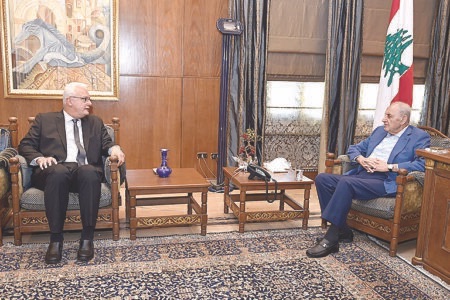 بري عرض التطورات مع زوّاره ووقّع القوانين التي أقرّها المجلس