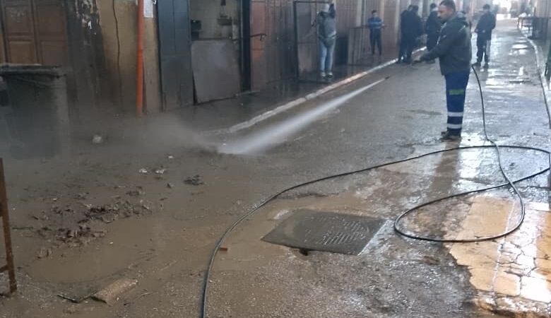 حملة النظافة والشطف الليلية لبلدية طرابلس متواصلة في المدينة القديمة وأسواقها