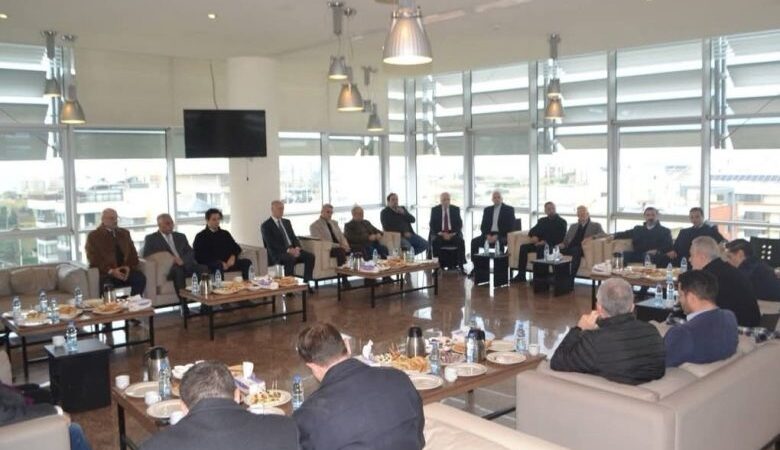 لقاء بدعوة من رئيس بلدية طرابلس في نقابة المهندسين ضم نواب المدينة وممثلين عن الهيئات والفعاليات الاقتصادية لبحث أبرز الملفات التي تواجه المدينة