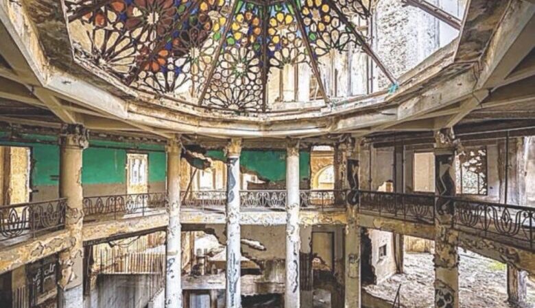 ماذا يجري في «التياترو الكبير»؟!!