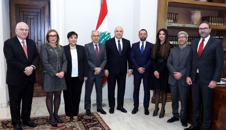 وزير الاقتصاد ومجلس ادارة معرض رشيد كرامي