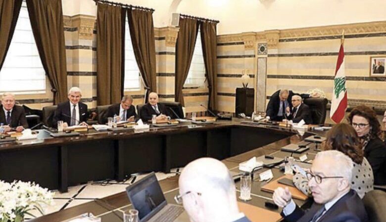 الطقس العاصف يفرمل السياسة والوضع المالي أمام الحكومة