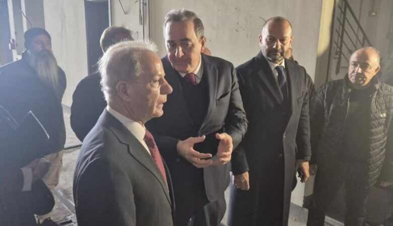 زار السفير الأميركي ميشال عيسى مؤسسة “كهرباء لبنان”