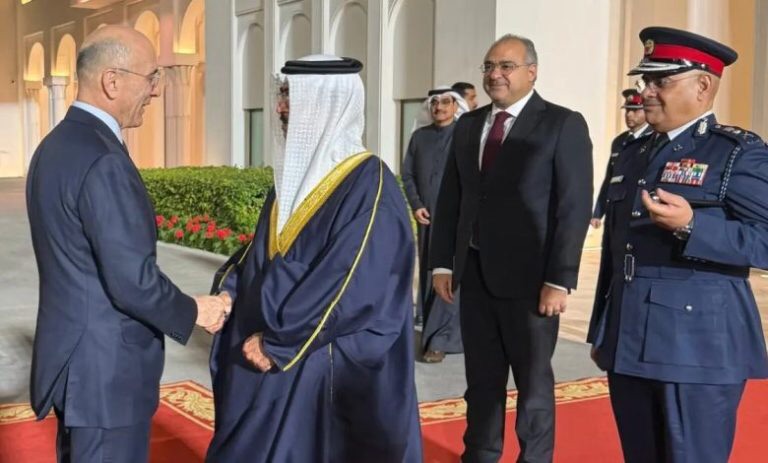 وزير الداخلية وصل مساء اليوم إلى البحرين في زيارة رسمية