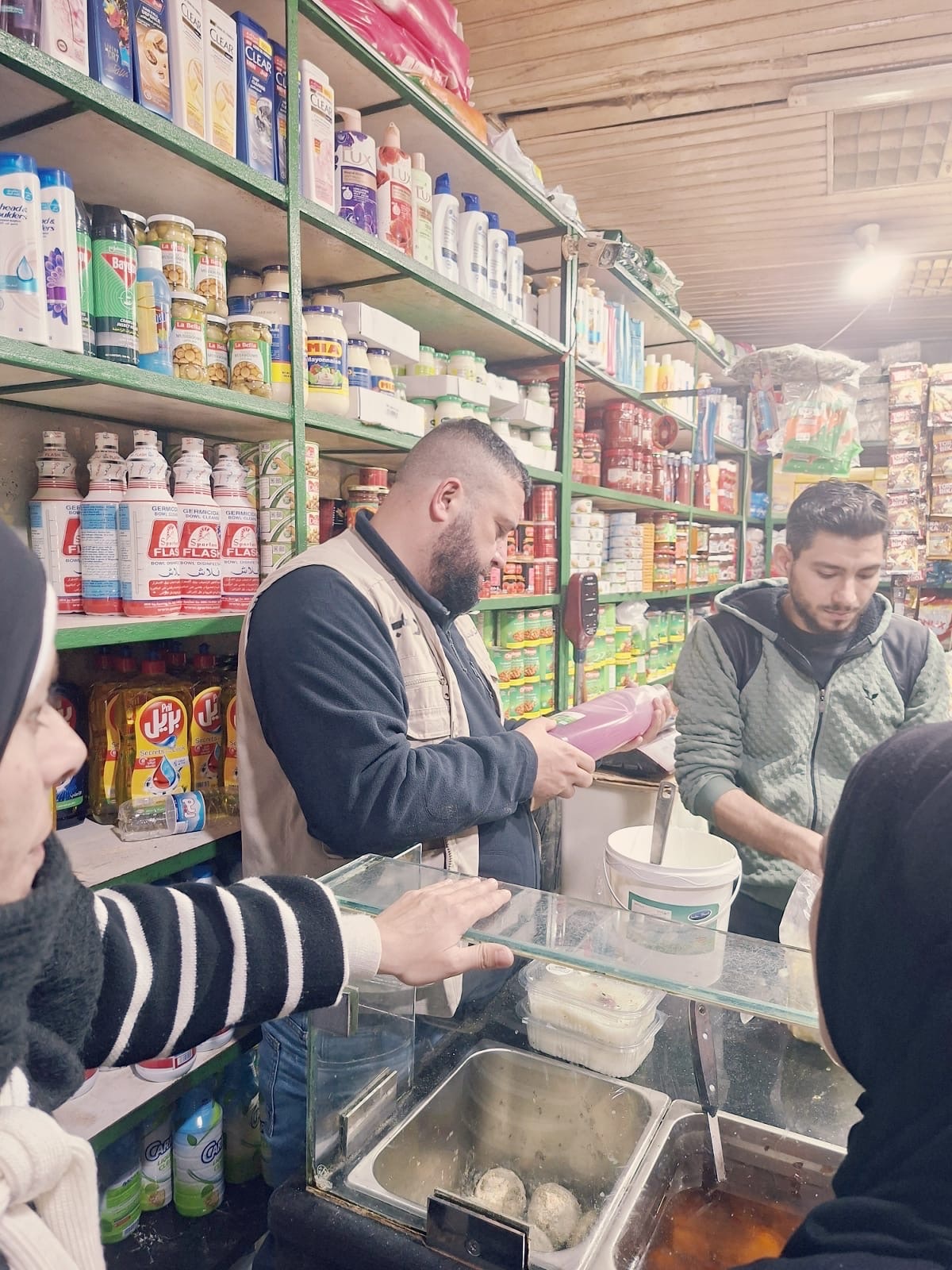 مراقبو بلدية طرابلس جالوا محذرين أصحاب محال بيع الحلويات واللحوم والألبان والأجبان