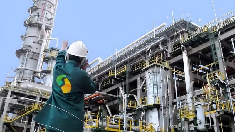 مصفاة “سامير” تعود لواجهة الاحداث بالمغرب بعد غلاء اسعار المحروقات ، وهذا رأي اهل الاختصاص .