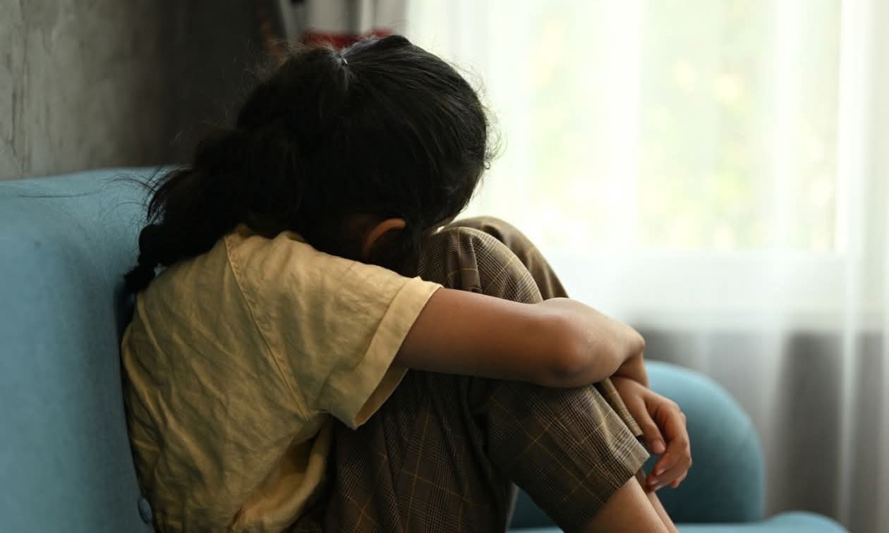 الجالية المغربية مرعوبة وتعيش اسوا ايامها . قصة ذئب بشري في ثوب معلم هتك اعراض قاصرات .