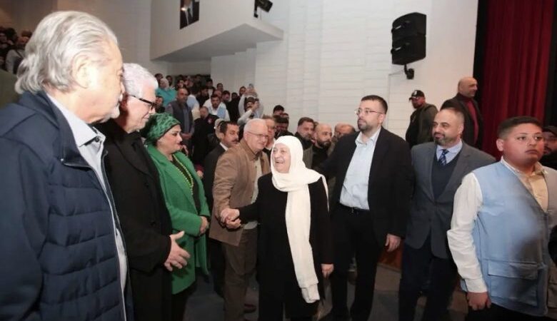 بهية وأحمد الحريري في لقاء لكوادر “تيار المستقب”ل جنوبا تحضيرا لذكرى استشهاد رفيق الحريري: لمؤازرة الرئيس سعد&nbsp;في الموقف الوطني الذي سيعلنه يوم 14 شباط