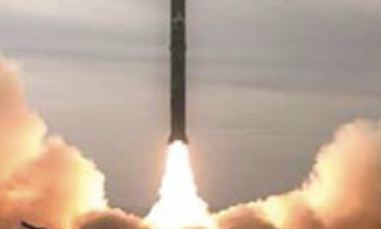 إيران تنشر صاروخاً باليستياً مطوراً وأميركا تنفّذ عمليات تدريبية بالمنطقة